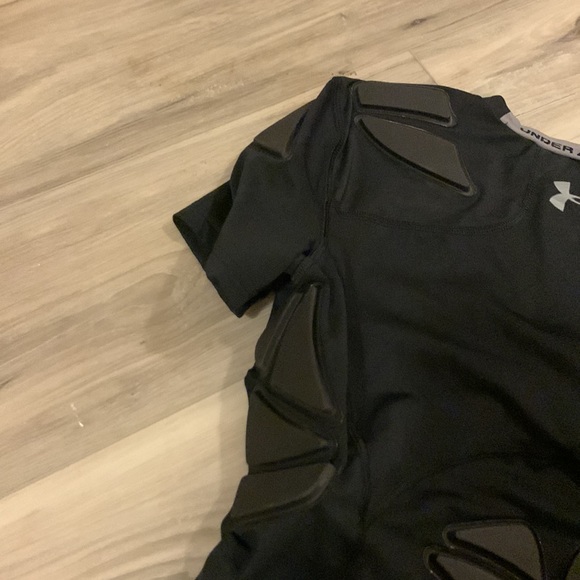 Men’s T-shirt, size small - Picture 10 of 12